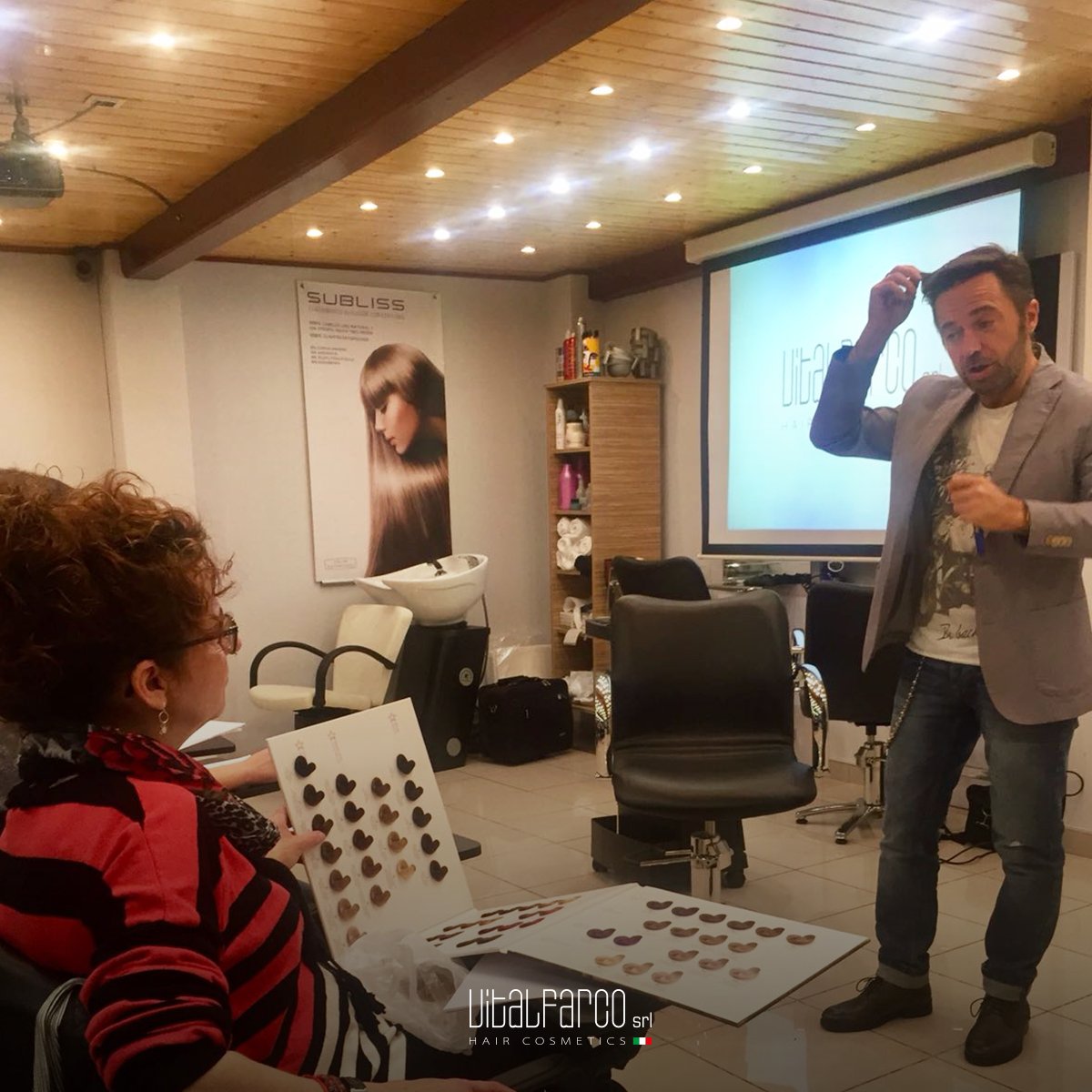 vitalfarco's tweet photo. Due giorni fantastici al #fashionCutandColor di #Valensia. #Workshop di
#vitalfarco e #CommercialGraume https://t.co/aMQ3im7mrP
