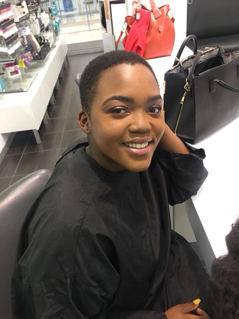 Diaryofazulugal's tweet photo. I would like to reintroduce u to someone's neighbour, classmate, friend, sister, daughter etc. Her name is #KaraboNcube &amp;it's over 50 Days since she went missing. Her friends have gone quiet. The police are quiet. Plz let's make a noise so she can be found @eNCA @SABCNewsOnline https://t.co/KVGWHxGYil