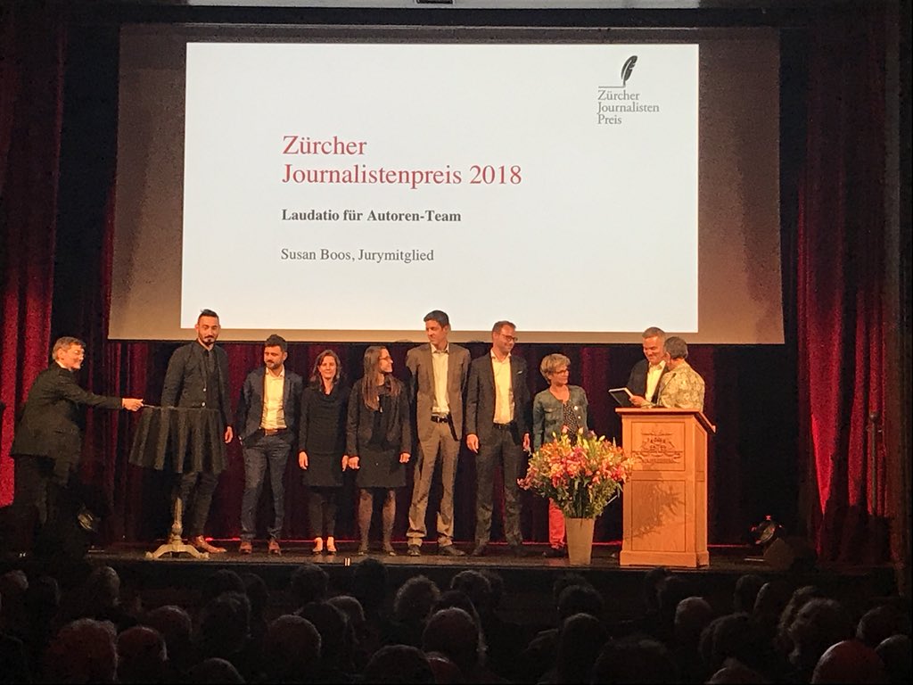 JJS_CH's tweet photo. Der dritte Zürcher Journalistenpreis geht ans 8-köpfige Rechercheteam von @tamedia für die #paradisepapers! 👏🏻👏🏻
(@ch_broennimann @catboss1 @alexhaederli @MarieParvex @mario_staeuble @hannesvonwyl @jujusometimes @oliver_zihlmann) #ZJP #ZJPreis https://t.co/YgzpmOpwuK