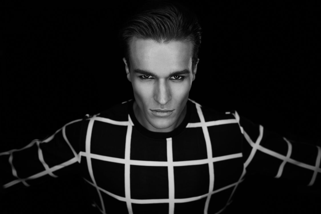 agency105's tweet photo. #ArtDirection #Stylist @ChrisManoe105 #Photographer @specularworld #CreativeTeam @agency105 Model @EllisHarman @DancersIncWorld https://t.co/dN4RjjcW00