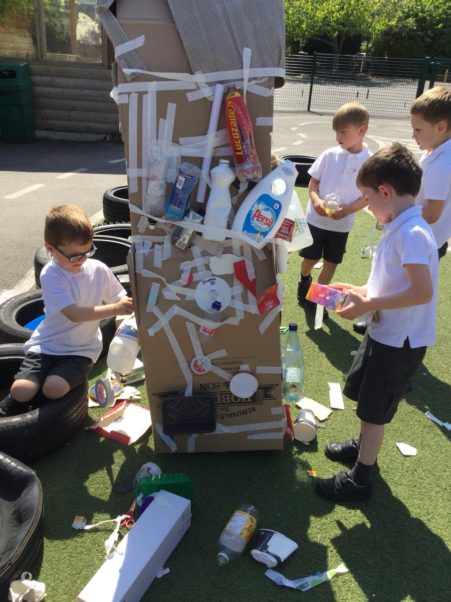 R_CheddarGrove's tweet photo. Reception rocket building today https://t.co/hTNUJ4uPjN