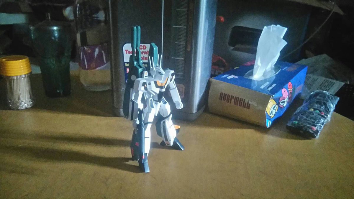 VF1S スーパーバトロイドバルキリー旧モデル
まだ適用されていません水転写。