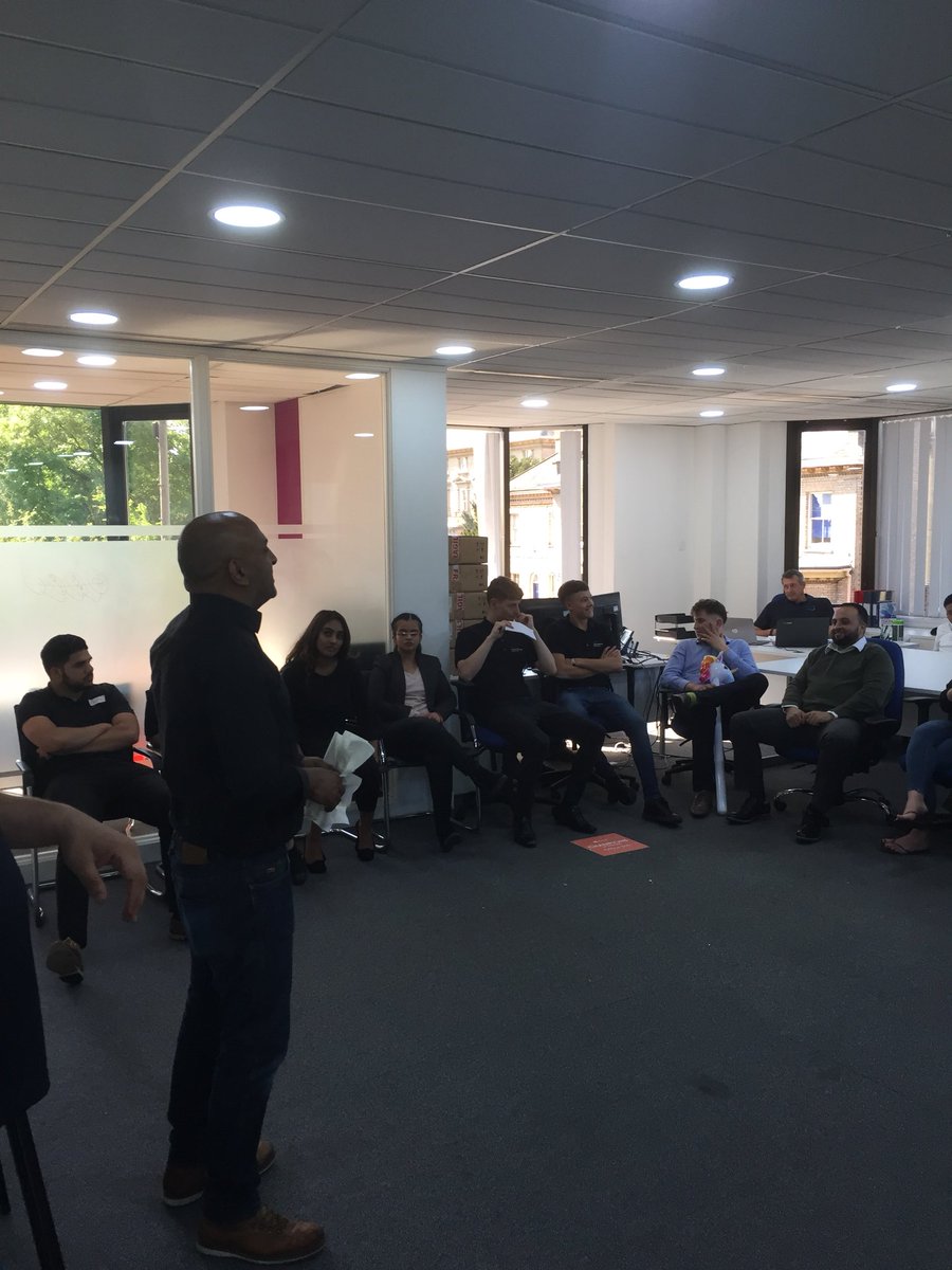 rmacfarlane_IT's tweet photo. @ccsmedia @TrinhQNguyen sales manager Fas leading the HPE message to the call out and spot prizes awarded for those creating lots of opportunities. Congratulations to those individuals who pursued and grafted today. https://t.co/nGl1qXlugw