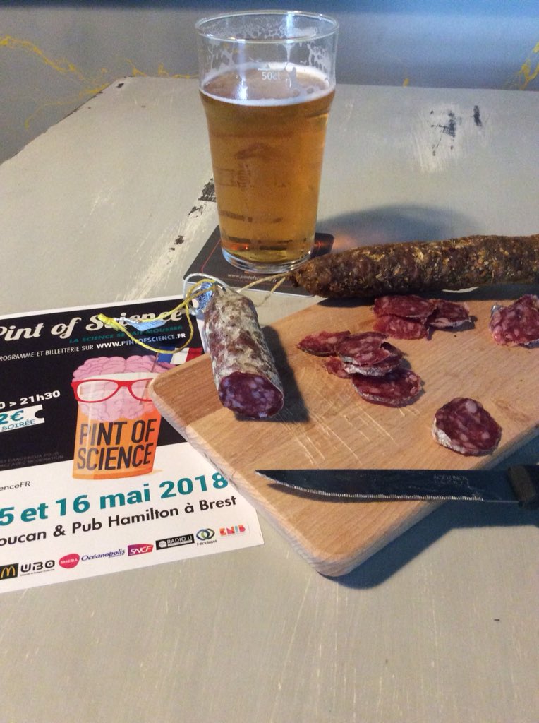 Charlotte_UX's tweet photo. C’est reparti !!! #pint18 #enib #brest https://t.co/s9dY0AXL2O