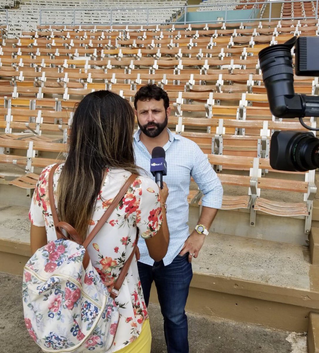 ChePerez51's tweet photo. Atendiendo a medios de comunicación que cubrieron la inspección ocular en el velódromo en Mayagüez. #RC176 https://t.co/Q6fwkArEul
