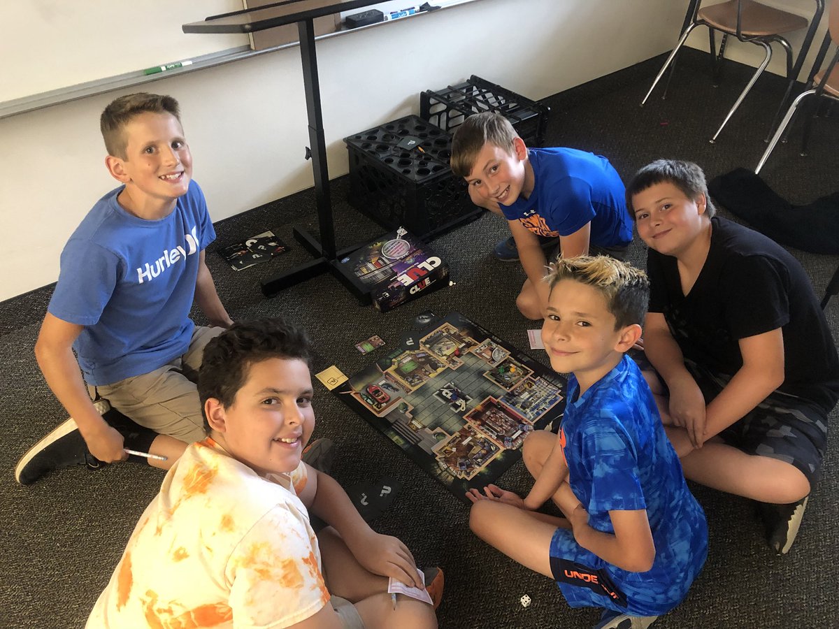 JanieBennettj4's tweet photo. Kicking off Graduation Countdown with G Day! Game time! #educatinghornets #lovemyfifthsters #FloBen https://t.co/jA1PllFRNG