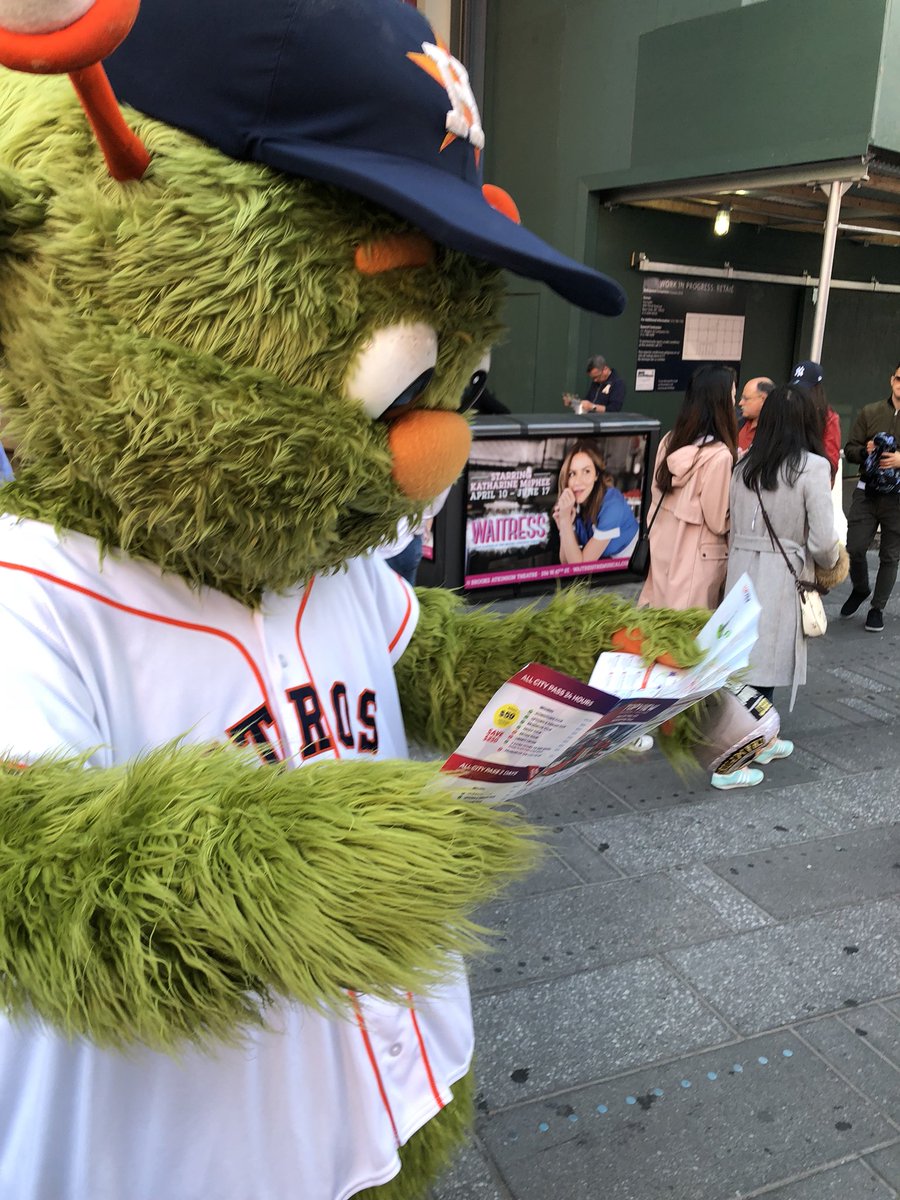 OrbitAstros's tweet photo. Went full tourist in #TimesSquare and decided to do some sightseeing while in the city! #OrbitTakesNewYork https://t.co/5VHcNwbyf0