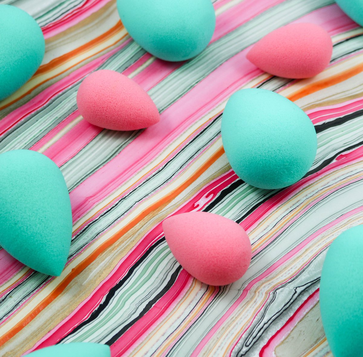 beautyblenderUK's tweet photo. Are you cheeky or chilled?! Get our newest beauty.blusher cheeky just in time for Summer, exclusively at @cultbeauty! ☀️ 💖✨#borntoblend https://t.co/xnWmo3vVZd