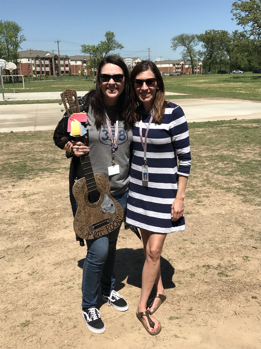 mrscarteesclass's tweet photo. We had a phenomenal semester with all of the University of Arkansas interns! We will especially miss our very own Mrs. Mears and Miss Bestard! Congratulations on graduating, and we can’t wait to watch you thrive in our profession. https://t.co/V9MJeKCkq0