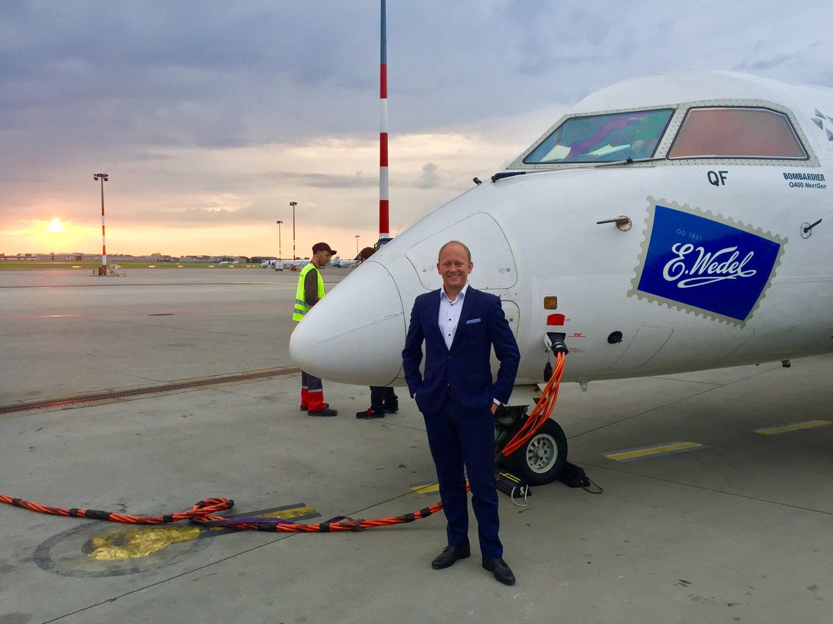 CarstenOvens's tweet photo. Auf geht’s zurück in die schönste Stadt der Welt. #hhbue #pso18 (@ Chopin-Flughafen Warschau - @chopinairport in Warszawa, Mazowieckie) https://t.co/PbOFikNljj https://t.co/Hw4MicNXLO
