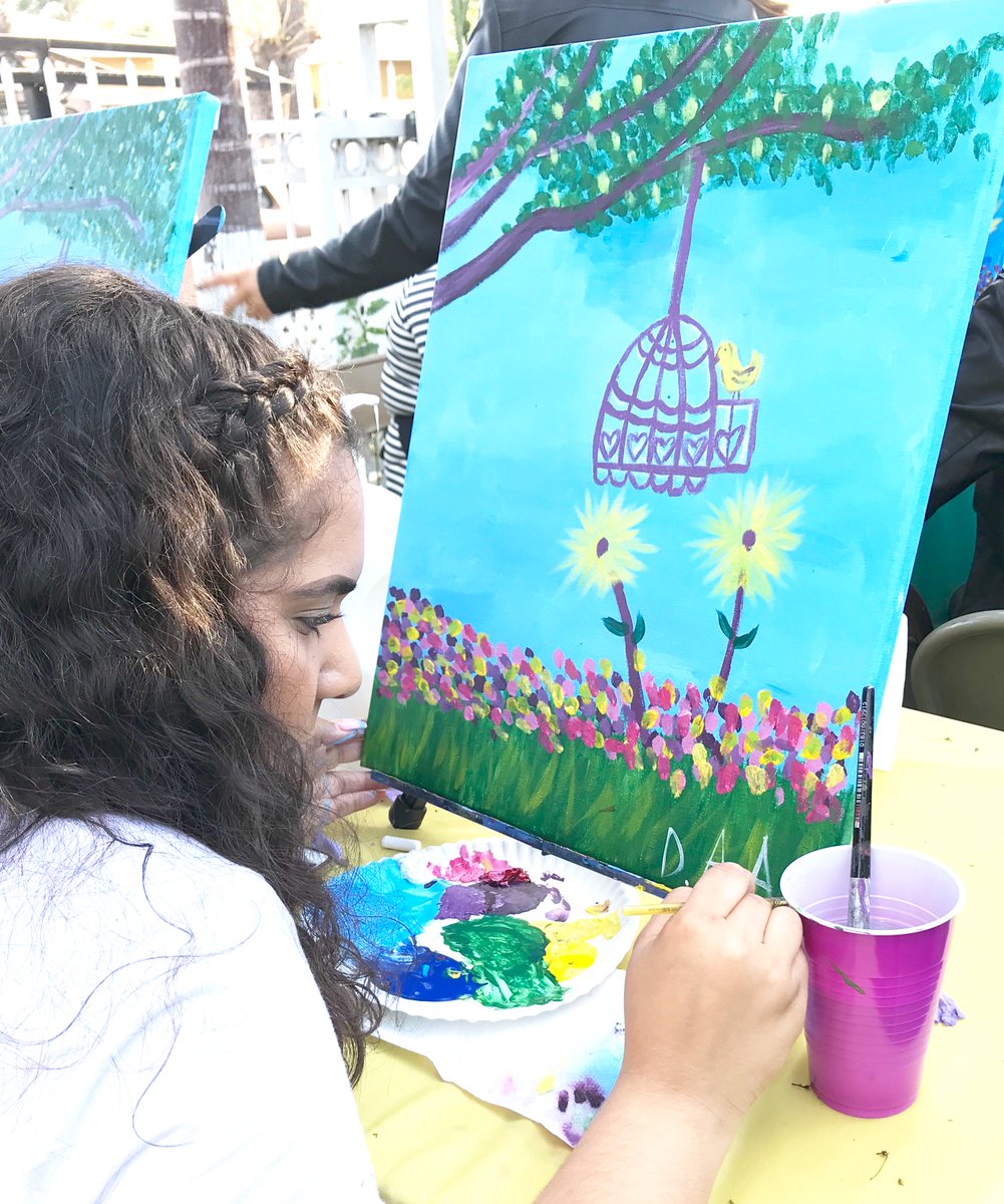 PaintSipParties's tweet photo. Mother’s Day Paint ‘n Sip Party! Making memories! 😊❤️🌺💞 https://t.co/IjKFvhBKVP #paintandsip #paintnsip #painting #artisforeveryone #familyfun #creating #together https://t.co/YAaAJNqXBq