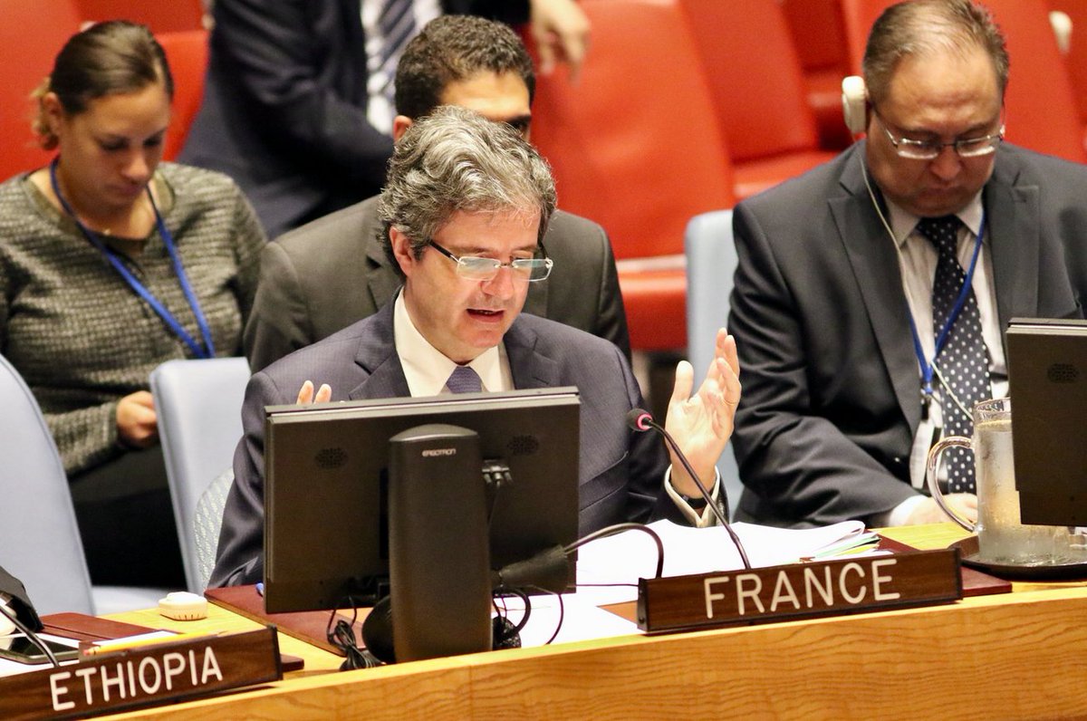 franceonu's tweet photo. La France ne peut se résoudre à voir une nouvelle fois Jérusalem &amp; les territoires palestiniens basculer dans le chaos.

🇫🇷 Le discours de l'Ambassadeur Delattre au Conseil de sécurité: https://t.co/qEXSWtxfVI https://t.co/Oou8v5zLg7