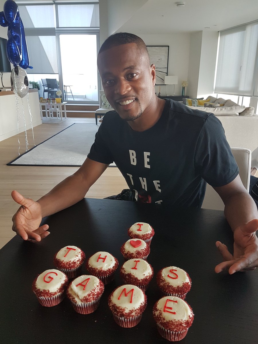 Henni Mohamed Officiel Joyeux Anniversaire Mais T Es Nul Au Football