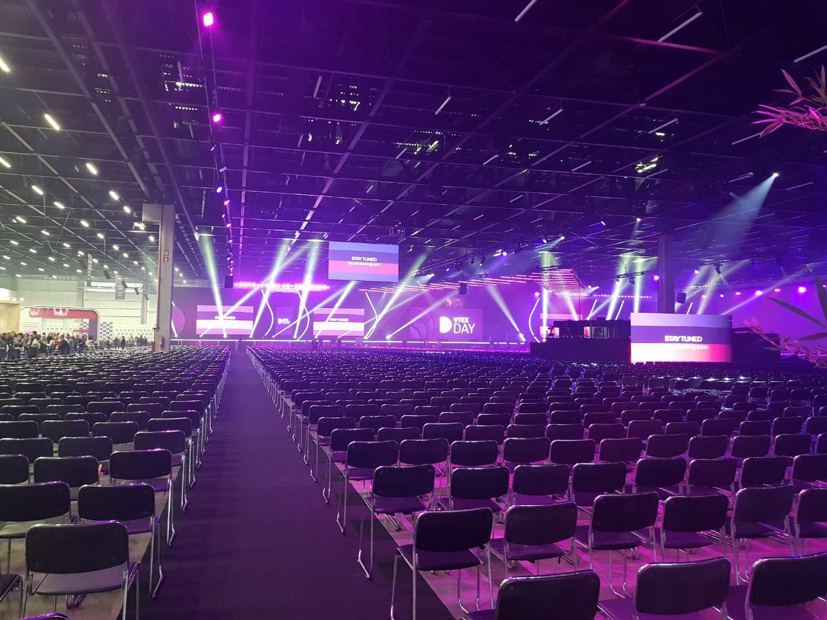weareMagmaLabs's tweet photo. Segundo día del #vtexday2018 ¡Excelente evento para compartir acerca de #ecommerce! 😃🛒💻 #WeAreMagma #Retail https://t.co/FkKR7qzbaf