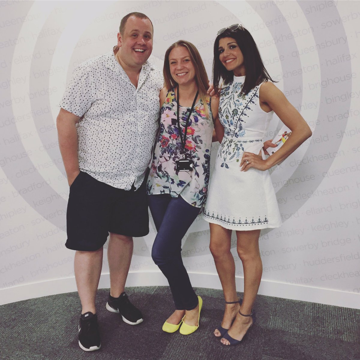 jacquiblay's tweet photo. Lovely to chat to @neilhurst and @AndersonNatalie @Pulse2Radio today. They're in @FatFriendsShow @BradfordTheatre all week. Hear my chat with them tomorrow after 11. We chat #pigeons #switchons #diets #kfc and learning to be a bit more @flintoff11 !! https://t.co/QNZfv24jw2