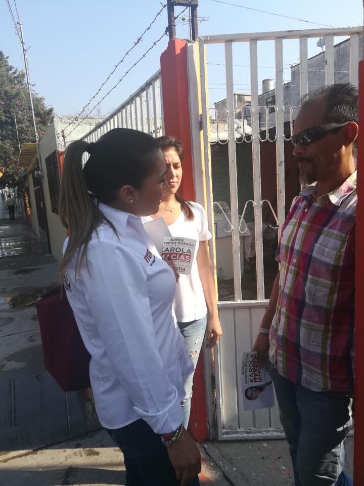 maciaskarola's tweet photo. Recorriendo desde muy temprano las calles de mi distrito, escuchando las necesidades de los ciudadanos..  #creandoconciencia #morenalaesperanzademexico KAROLA XI .. #Aguascalientes @PartidoMorenaMx #AMLO 2018 https://t.co/OTDTBIeZ6T