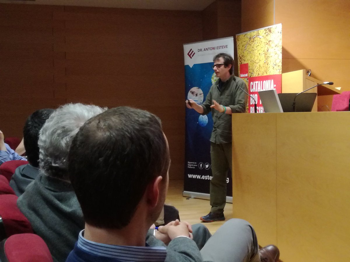 biocat_bioregio's tweet photo. @markramis: "Els 3 pilars de la #bioemprenedoria són l'equip, el capital i la tecnologia", CEO de Senolytic Therapeutics a #ClausBio. https://t.co/Zl1IRURaMY