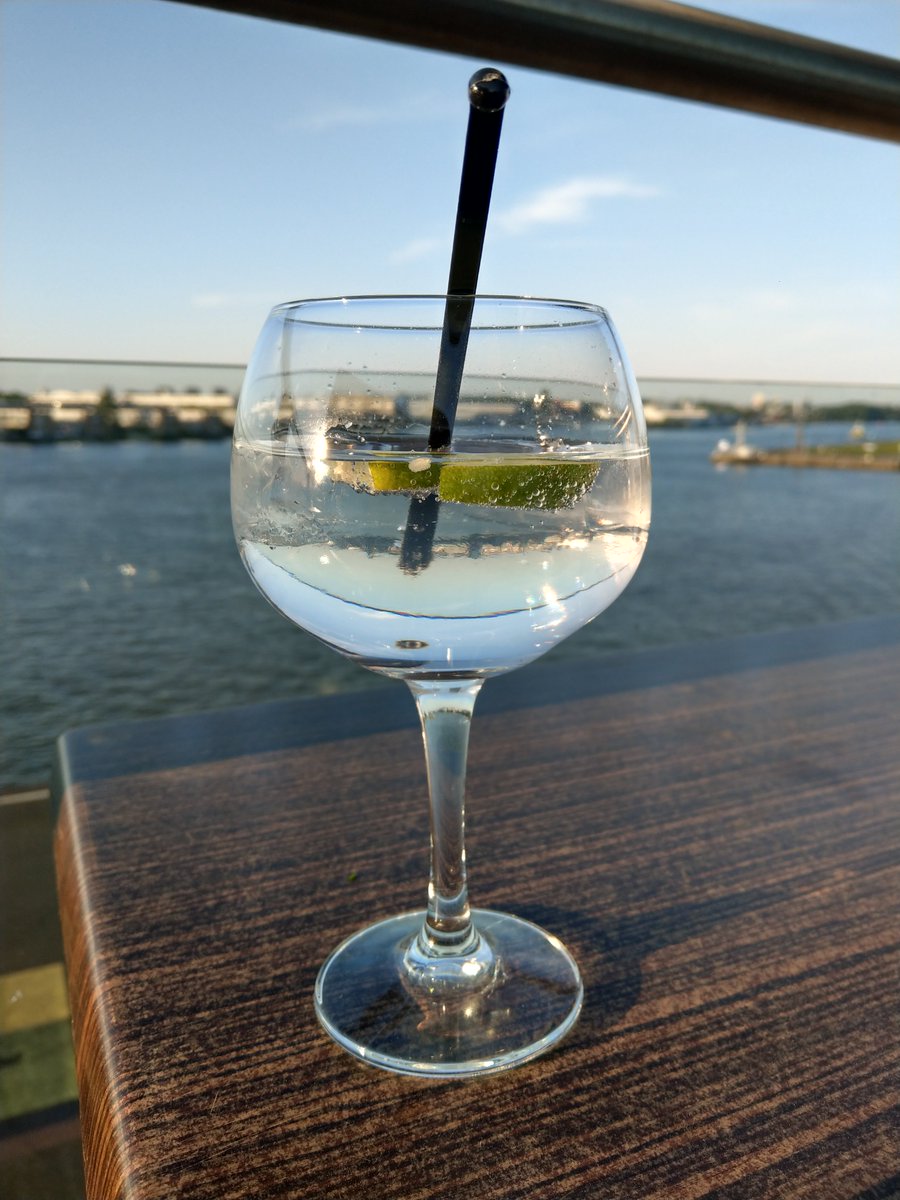 DarrenRoyds's tweet image. Consoling ourselves after not winning the hackathon #CrestronMasters #TeamBlockchain