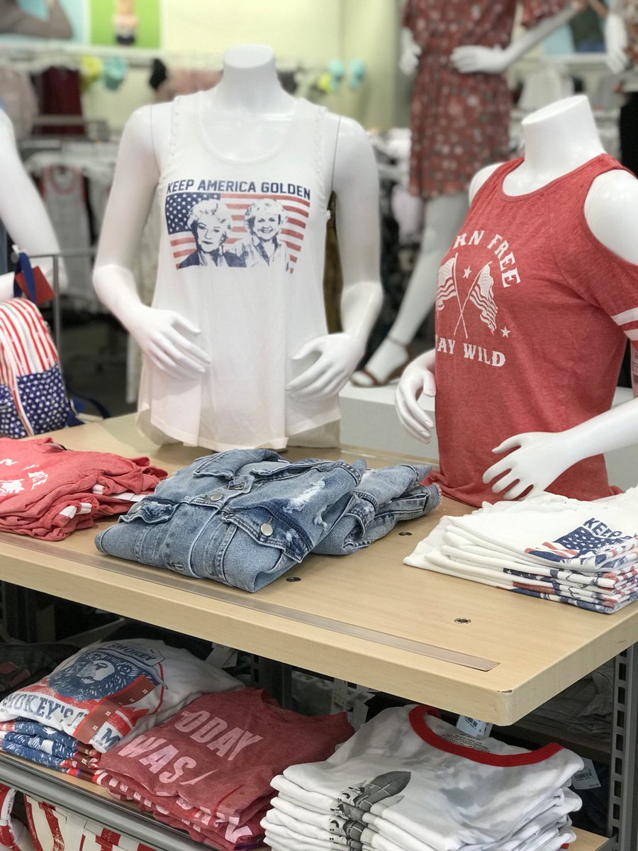 AlexisT2790's tweet photo. Stop by #T2790 to get your Red, White and Blue on for Memorial Day!! @ColonJosian @JeneeNaylor #GoSales #MemorialDay https://t.co/24ftFH906X