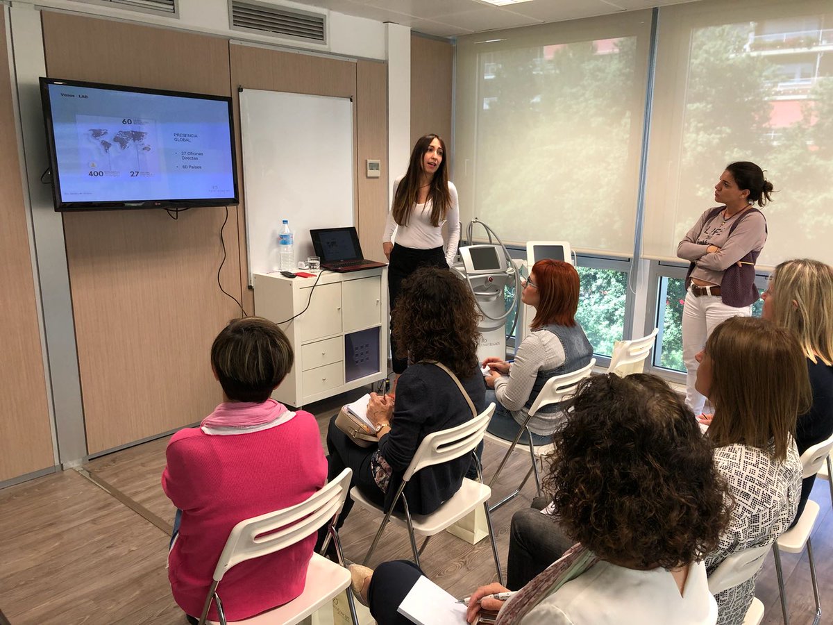 VenusConcept_es's tweet photo. Hoy, en #VenusLab Barcelona, hemos ofrecido dos nuevas sesiones de formación teórico-prácticas en las que la Dra. Sandra De Oliveira García ha ahondado en las últimas tendencias del abordaje en remodelación corporal no invasiva.
¡Muchas gracias a todos los asistentes! https://t.co/RIPKhGueJI