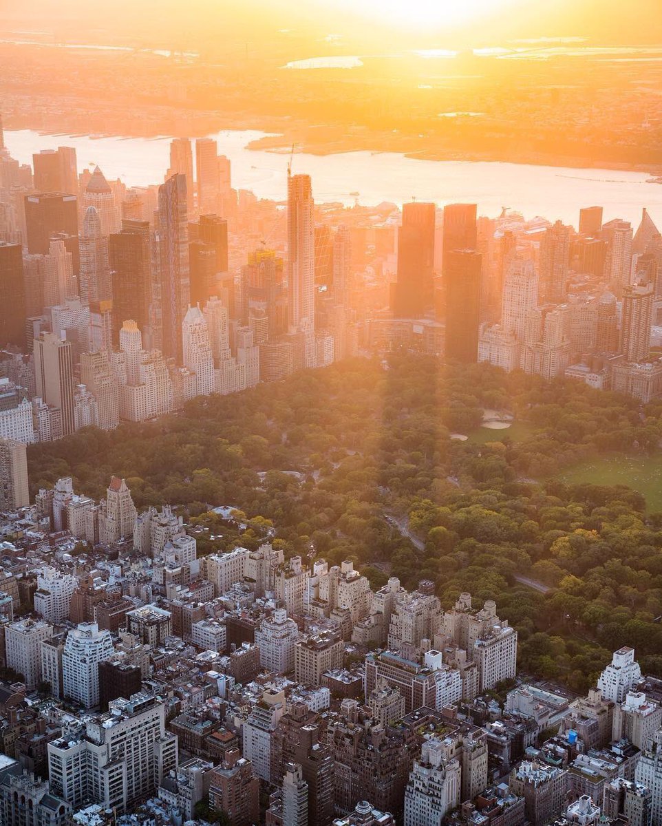 Indalecio75's tweet photo. "@Bestnaturalpics: New York �� https://t.co/uqoPS8gay4"