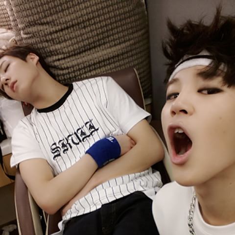 ARMYnote_twt's tweet photo. The tradition lives on..
#IVoteBTSBBMAs @BTS_twt https://t.co/AGPdix811R