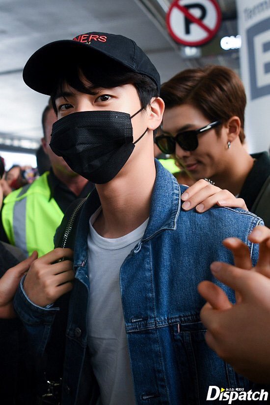 jinepiphany2018's tweet photo. - thank you for your jokes
- thank you for taking care of your members
- thank you for having an angelic voice
- thank you for your confidence
- thank you for your smile
- thank you for your laugh
- thank you for making me happy

[#IVoteBTSBBMAs @BTS_twt]
 "THANKS JIN" https://t.co/4O5e5bMU1h