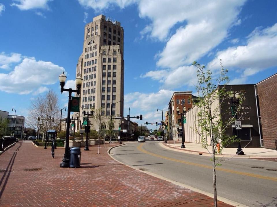 ElginTower's tweet photo. Find your #Newhome today!! Make history and be the first tenants in the #ElginTower Luxury Lofts! Visit us online to schedule your showing: https://t.co/IlFdImJPa4 https://t.co/Xf9sHoEhpg