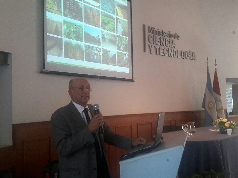 cytcordoba's tweet photo. Seguimos en el @mincytcordoba en el #Seminario de colaboración #Gobierno #Academia #Empresas El seminario se enmarca en programa #RATEC del @cofecyt con la presencia de #CristinaOyon del @grupospri País Vasco, para transferir experiencia y promover centros de CyT en ntra región. https://t.co/TD1N9QlSJD