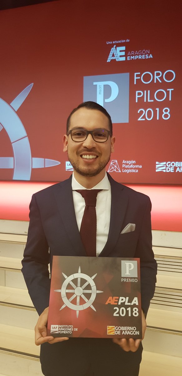 EgresadosUR's tweet photo. Felicitamos al #EgresadoRosarista Juan Sebastian Reina y a Ignacio Cebollero Allué por ser los ganadores del premio AEPLA a mejor proyecto de investigación. Este reconocimiento es dado por el gobierno de Aragon, España https://t.co/czZz8TEAMh @URosario @AdmonURosario #OrgulloUR https://t.co/dJf06RecCa