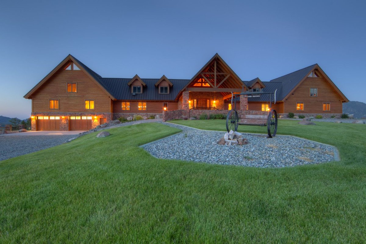 bigskySIR's tweet photo. Grizzly Meadows Lodge is a mountaintop home, remodeled in 2010, overlooking 12 miles of the Yellowstone River and offers 360-degree views on over 626 acres. An oasis for fishing, hunting, hiking, and 4-wheeling enthusiasts. Listed at $5,950,000 #livebig #liveoutside https://t.co/3djEezhSxX