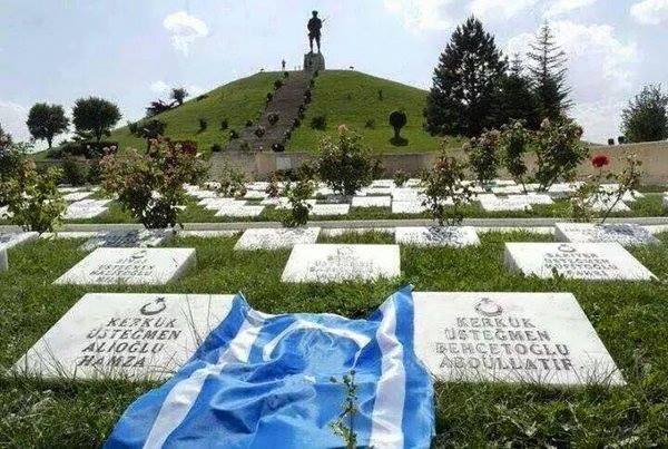 Kerkük'te Türk olmak.

Çanakkale'de kardeşiyle birlikte can verip, Kerkük'te yalnız bırakılmaktır...