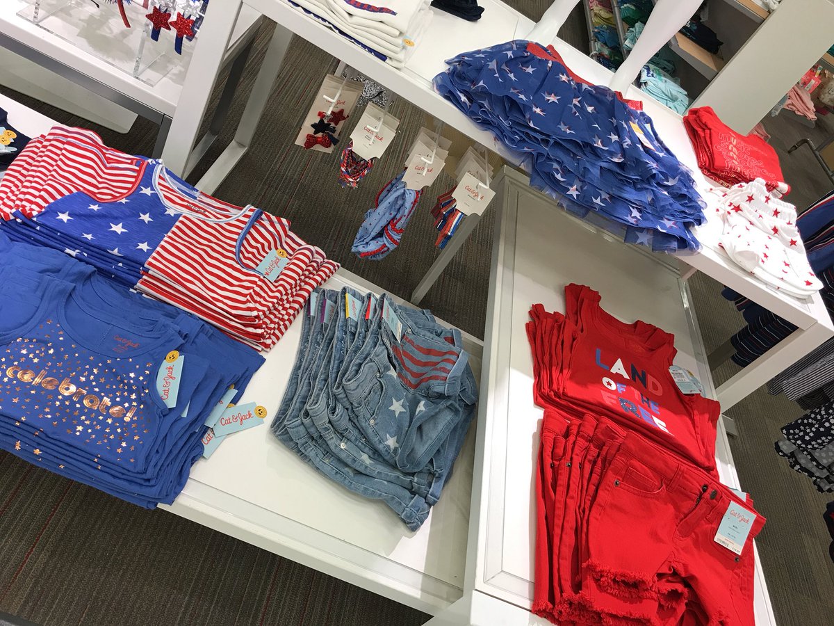 MaggieS2324's tweet photo. Get ready for Memorial Day with Target at Camillus! #t2324 #targetstyle #catandjack #redwhiteandblue https://t.co/rwJsfKUyJV