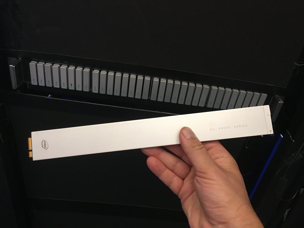 aivarpaalberg's tweet image. The ruler to rule them all #IntelPartnerConnect