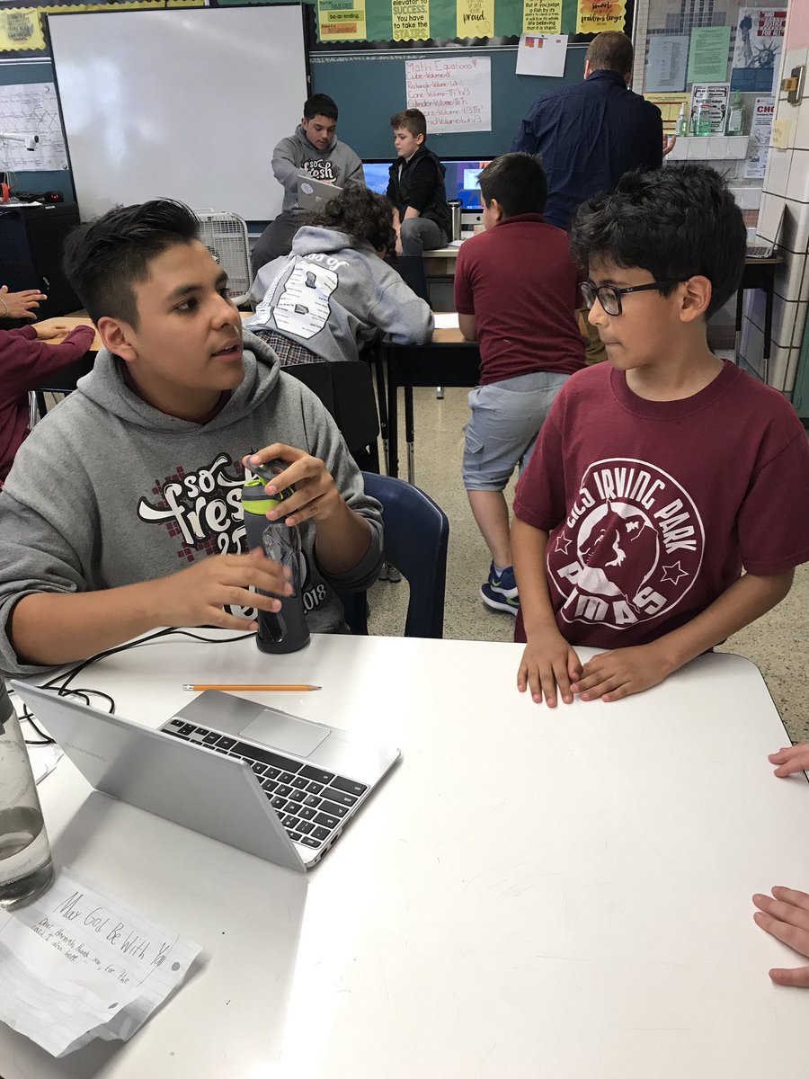 Crnolan's tweet photo. 8th grade &amp; 4th grade collaborating about solar energy! #WeAreDistinctive https://t.co/MlmmeY6fQg