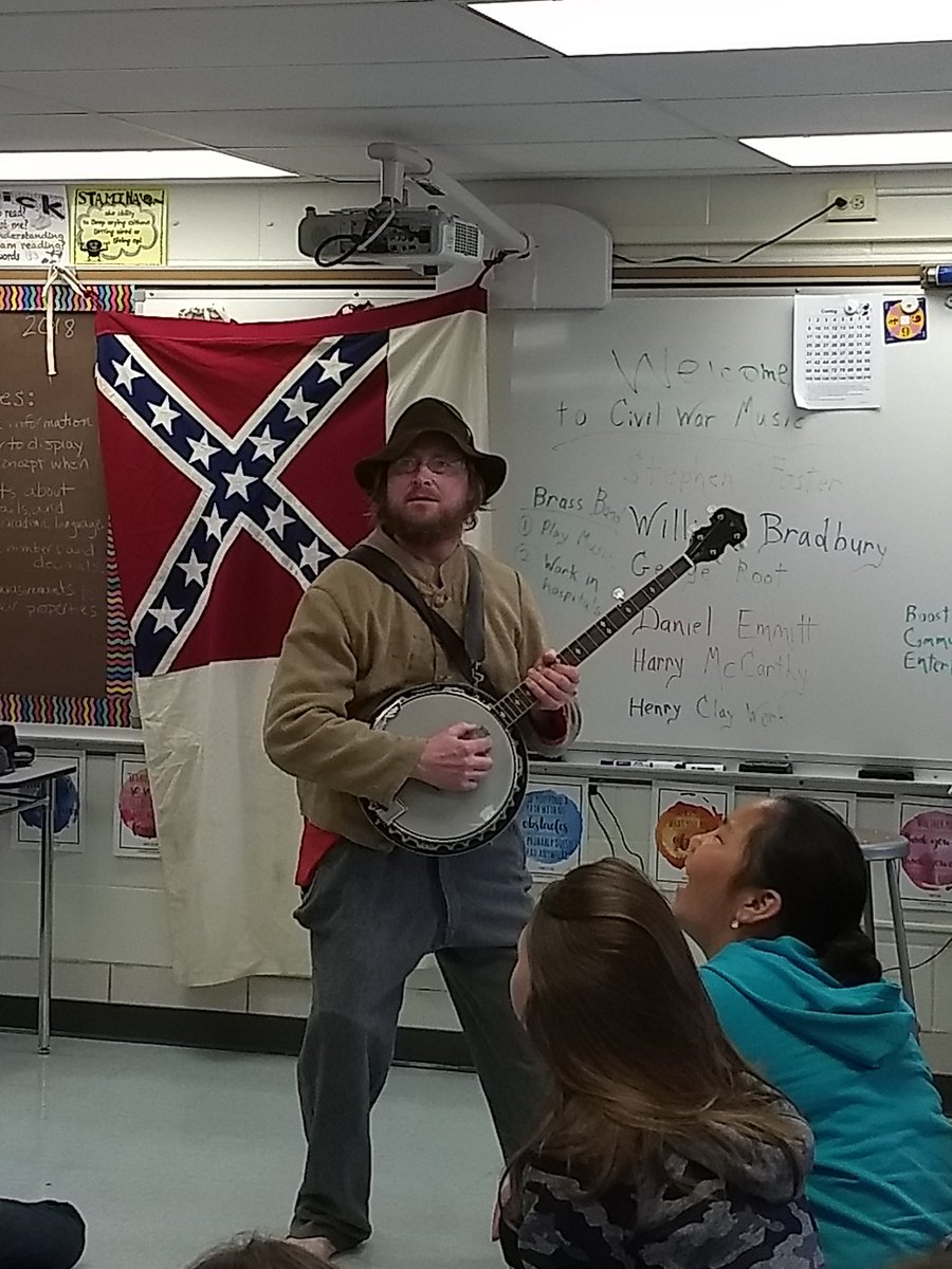 ccsd21kilmer's tweet photo. @KilmerSchool_5 students had a great time learning about the music, photography, medicine, civilian life, infantry, and artillery of the Civil War today. https://t.co/cb2tjAyVRO
