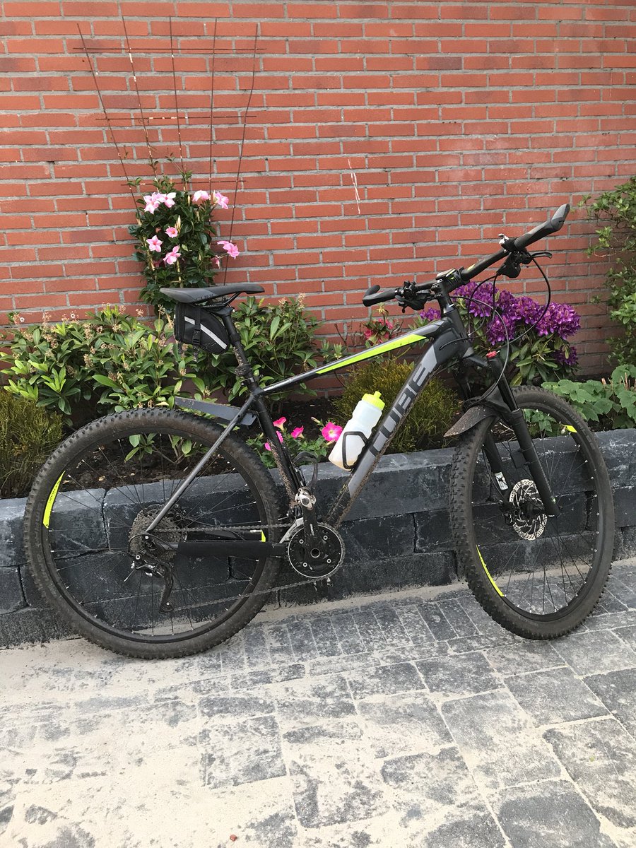 Jillow88's tweet photo. Benen vast opwarmen voor de #ProBoTAS tocht! @Proviel @vdboschbeton https://t.co/3VeA8Csfdg