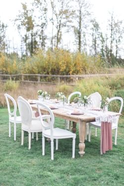 Blushing beauty.
We love the hints of blush used in this shoot featuring our Sarah bodice and Celeste skirt. See more here: buff.ly/2KIjV2Y
#kathrynbassbridal #newromantics #bespoke #madeincanada #withlove #styledshoot #bridal #weddingdress #weddinginspo #rustic #blush