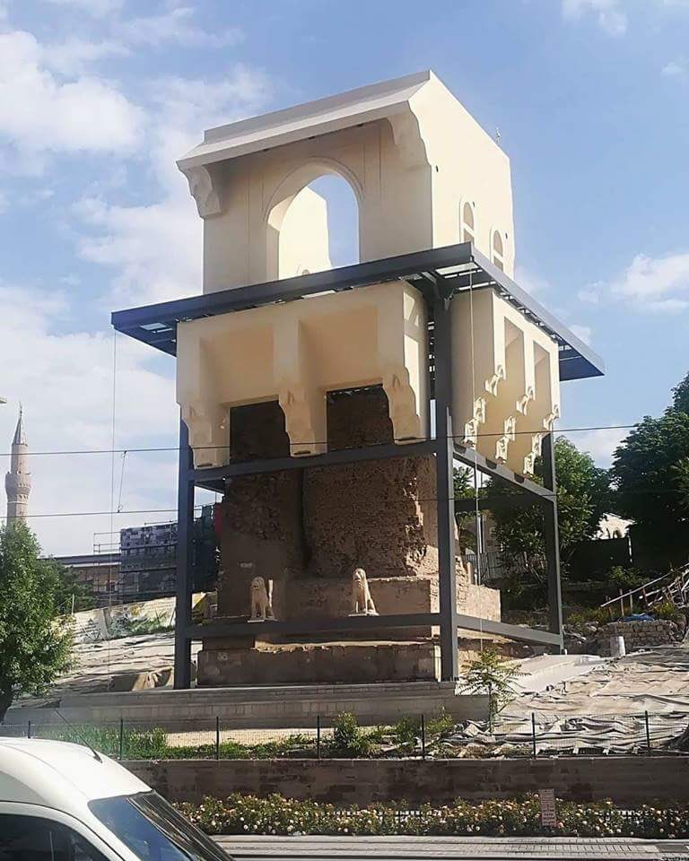 • Alaeddin Keykubat Köşkü (Konya,12-13. yy) ve restorasyonu (21. yy)

mimari tarihimizin son devrini karakterize eden bu tür komikliklere bir açıklık getirmeli, çünkü bu “pasta gibi” restorasyonlar insanı sadece güldürüyor.