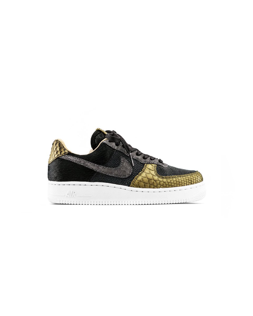 UBIQLAB's tweet photo. Let your imagination go as far as you take it. You have the ability to take any shoe in the world and remaster it with different materials and colors to make it your own. #UBIQLAB
https://t.co/Oc6shokGkY https://t.co/Mp6JDsiz3o