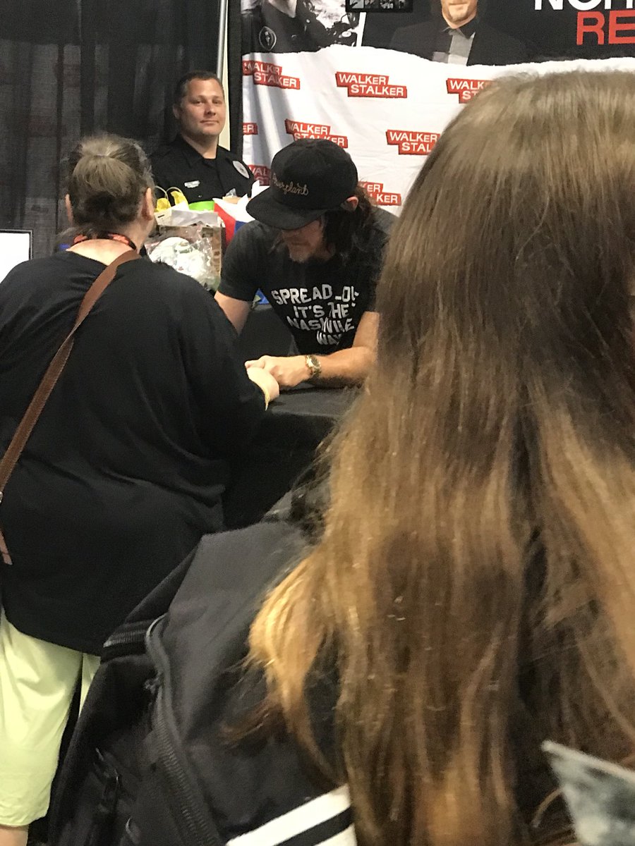 @wwwbigbaldhead was in line almost all day Sunday to get you’re auto graph because Saturday got messed up, was well worth it! Thank you for making my friend smile and giving her a hug! Wish I could’ve got an autograph too! Thanks for everything tho! @WalkrStalkrCon #WSCNashville