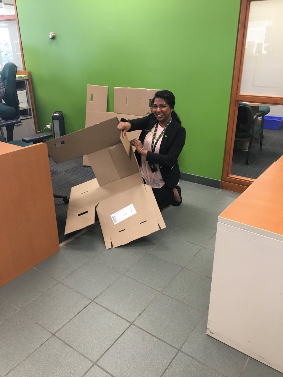 scooterjolly's tweet photo. When Millennial @SivaPiraveena meets old school banker box 📦 #onehourproject  #TuesdayThoughts 😂 https://t.co/Jw5Ek3PNsm