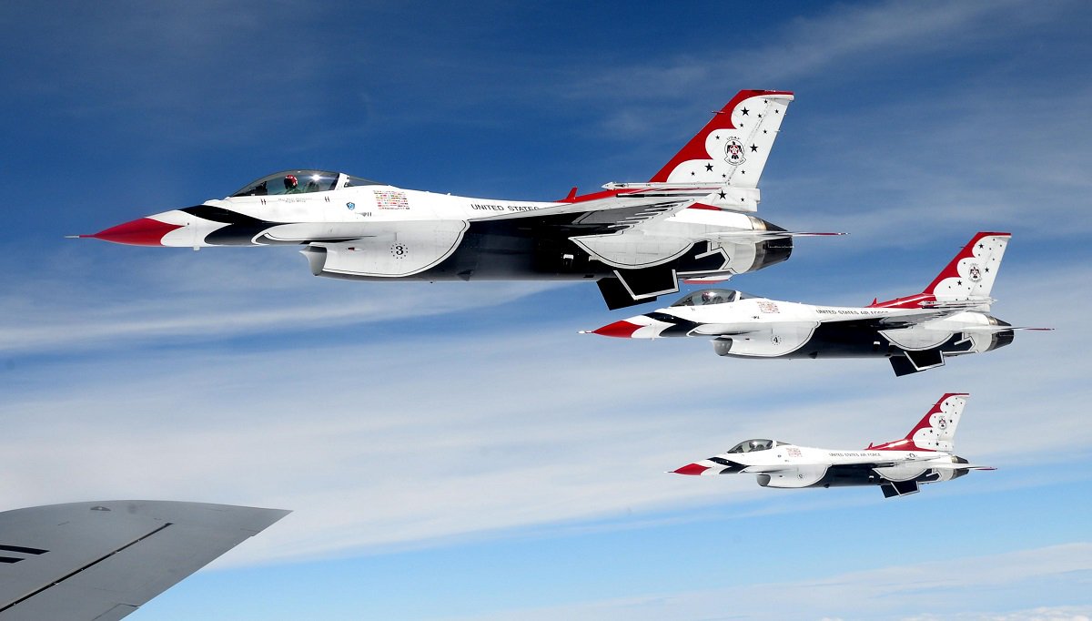 Marinetimes's tweet image. After tragic, fatal crash, Air Force Thunderbirds to return to the sky trib.al/24jwCWq