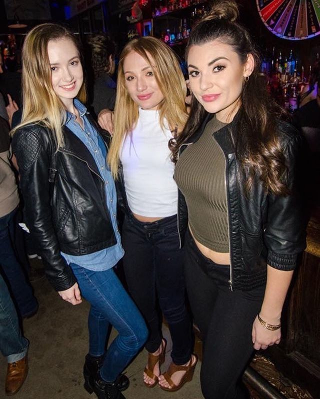 Fat Beat Tuesday for Industry Night! Come Spin the Wheel and enjoy our Tuesday Night specials. DJ Henry will be in the mix! See you tonight!! •
•
•
•
•
•
#industrynight #tuesdaynight #shots #midtownhouston #midtown #houston ift.tt/2rJ437P