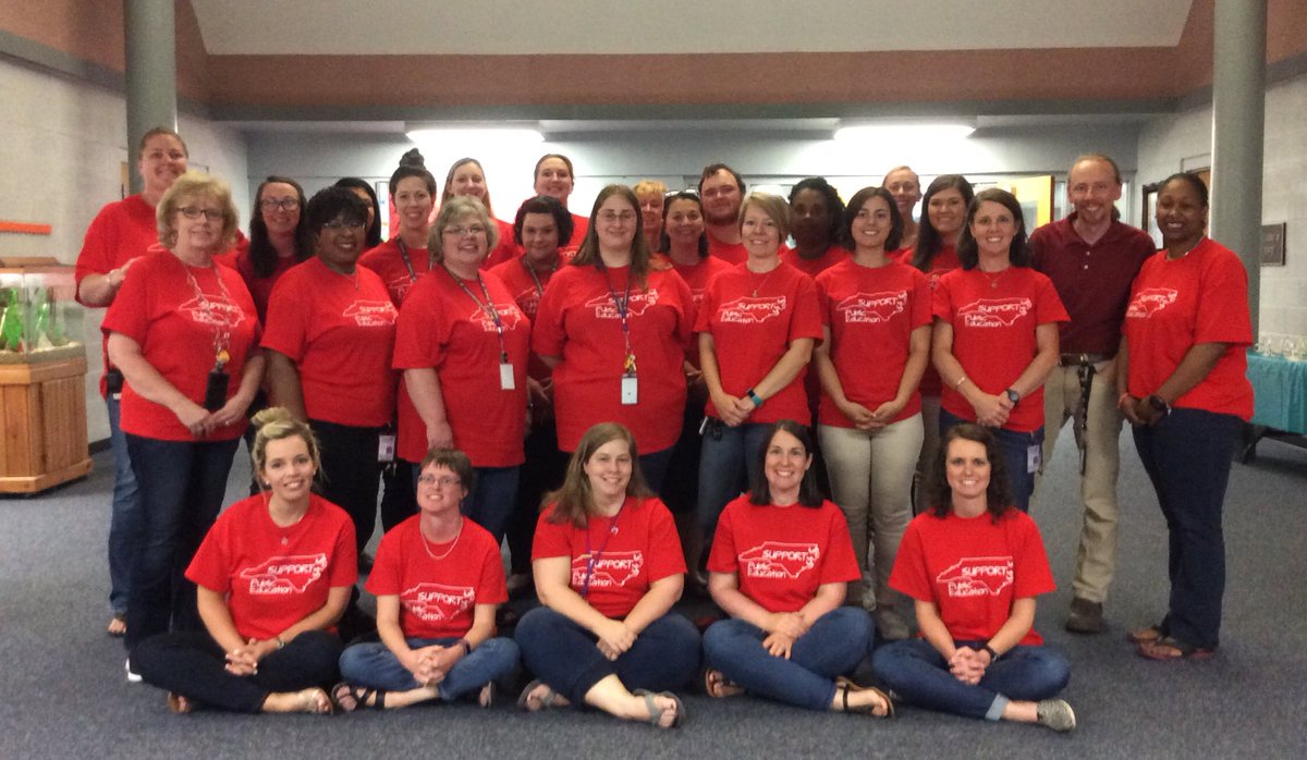 LaurelMillElem's tweet photo. Support Public Schools everyday! Our children are worth it!  #lmeswonders #Red4Ed https://t.co/SHFvSZ0TUv