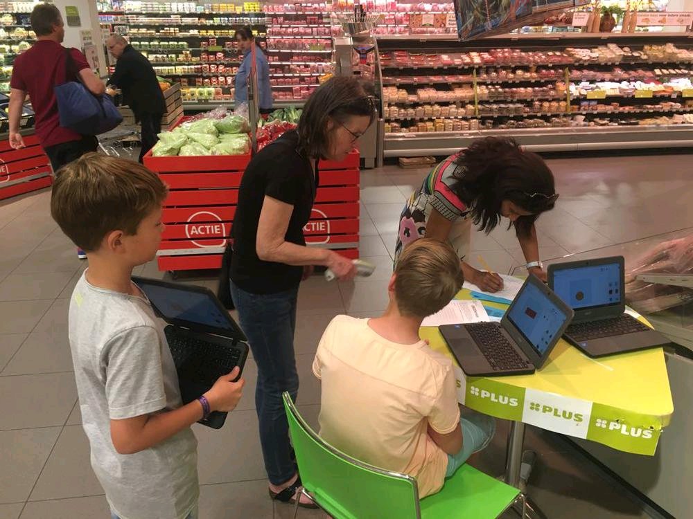 De leerlingen van groep 8 stonden vandaag met hun bedrijfje ONS3D-service bij <a href="/PLUSSMITSCBORG/">Plus Smits Culemborg</a>. Ter plekke werden er gepersonaliseerde winkelwagenmuntjes ontworpen. Deze worden nu geprint en zijn over een week af te halen bij de servicebalie. #3Dprinting #3Dkanjers #Education