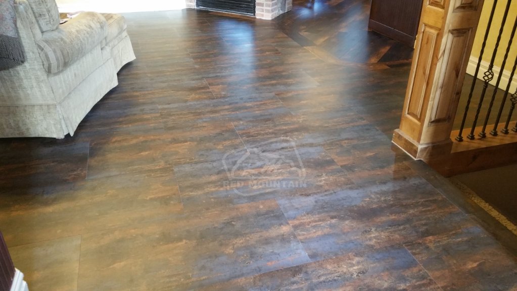 karndeanfitter's tweet photo. @KarndeanFloors #Opus #Robigo and #Vangogh #CharredOak. Perfect combo!! #DesignFlooringIsPurPassion #InstallFlooringDifferently #Karndean #Designflooring #designlvt #lvt #homedecore https://t.co/U6BC3Vf3Jn