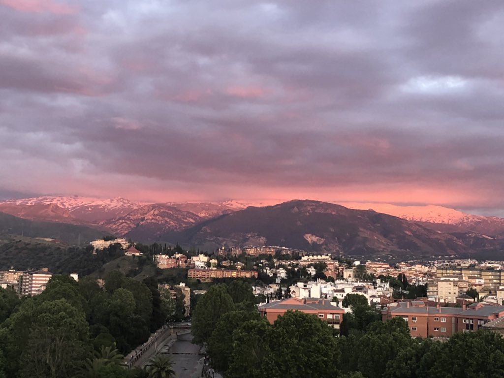 FernandoMTC's tweet photo. Puesta de sol en Granada https://t.co/DSZfauCUT0