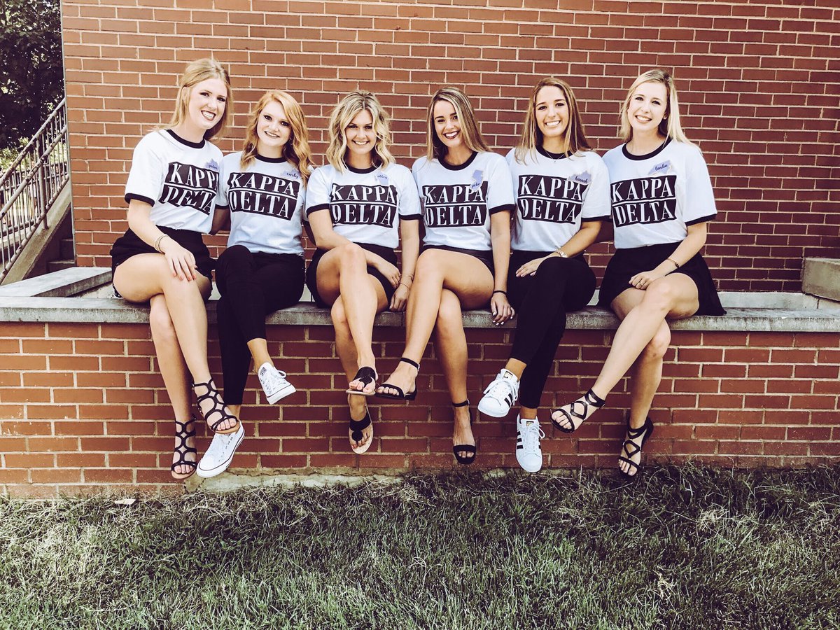 KappaDeltaUofL's tweet photo. Use the link in our bio to sign up for Fall Recruitment! ✭✭ reply with why you made the choice to #GoGreek ↙︎↙︎ #uoflkd #goconfidentlygokd #uofl22 https://t.co/VLdNKr0deb