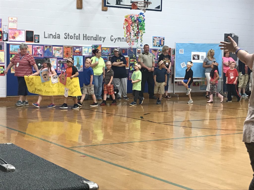 msdowmusic's tweet photo. Awesome Persuasion Parade for our PBL day! @HPEStigers #MOonthego #GrowMaury https://t.co/qhRPeh42qA